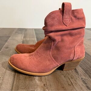 Dingo Blush Suede Western Booties Sz 8M Slip On Short Cowboy Boots